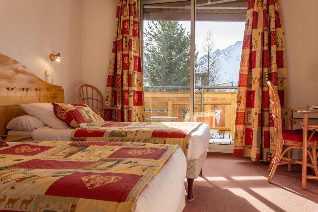 Hotel Adret Ле дез Альп Номер фото