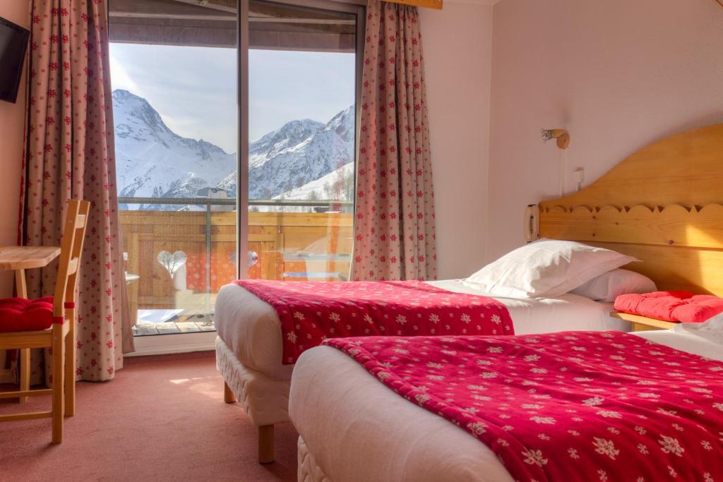Hotel Adret Ле дез Альп Номер фото